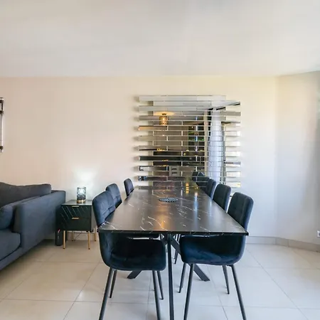 4 Pieces Sur Deux Niveaux Au Coeur De * Cannes