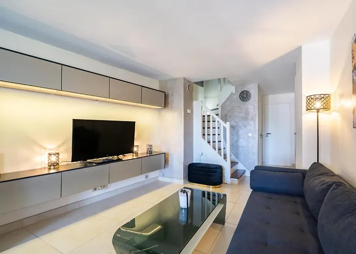 4 Pieces Sur Deux Niveaux Au Coeur De Апартаменты